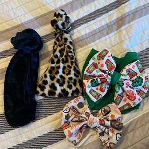 Set of 4 top knot bow/ boutique holiday bows!!!